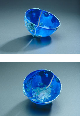 blaue Keramikschalen
